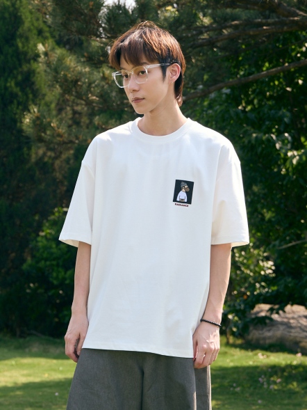 毛帽鬍子男背圖短T