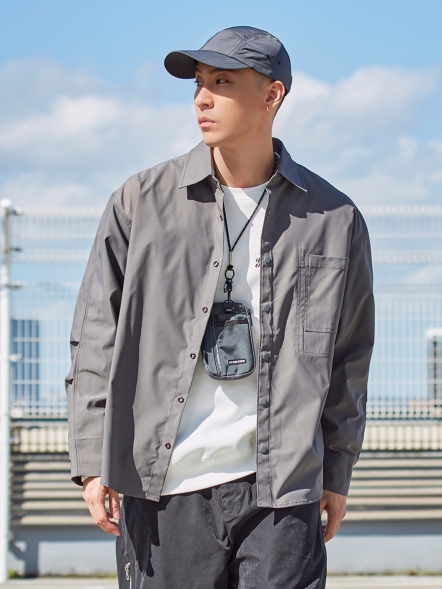 純色素面口袋質感長襯衫上衣