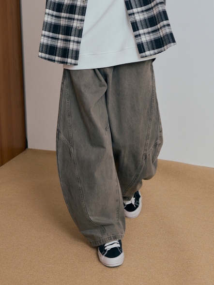 素色打摺彎刀寬鬆牛仔長褲