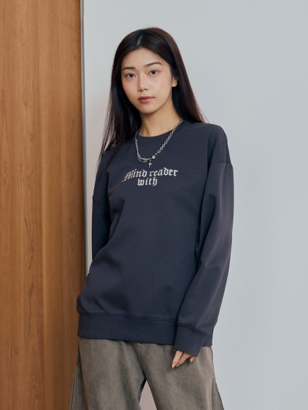 簡約英文字母排版大學T