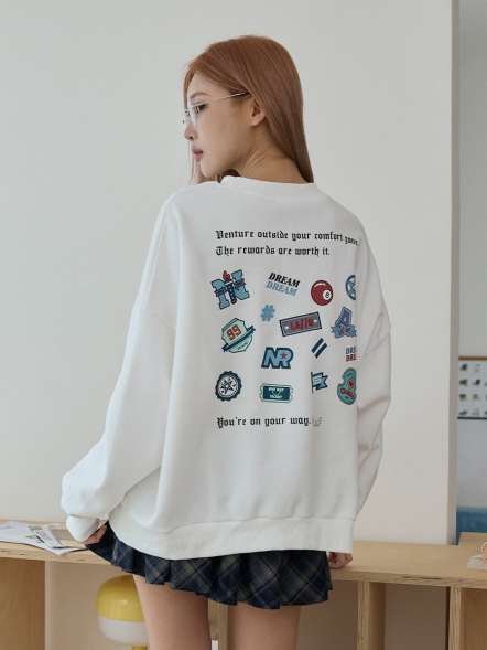 俏皮日文標章圓領寬版上衣