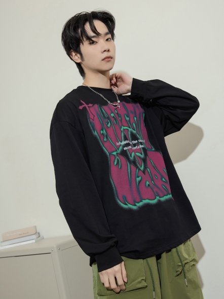 塗鴉英文字排版薄長T