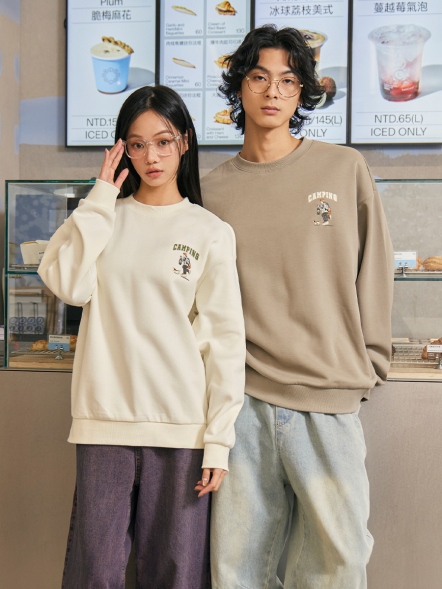 趣味登山露營背圖大學T