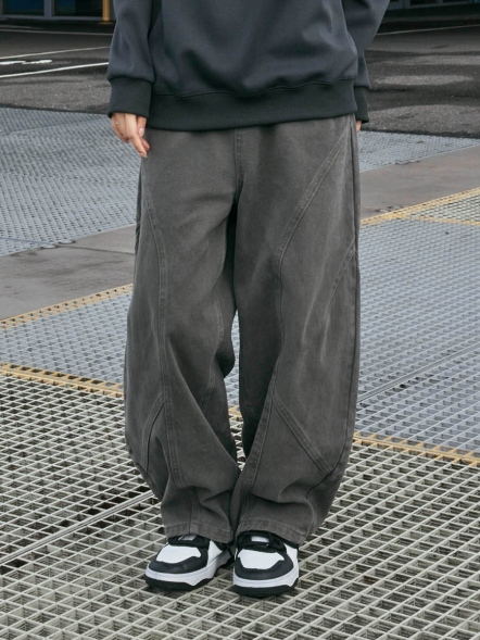 拼接彎刀寬鬆牛仔長褲