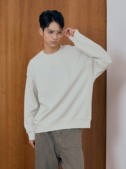 簡約英文字母排版大學T