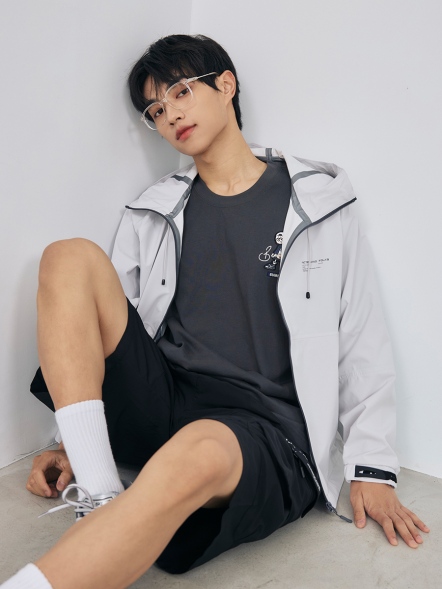 簡約英文字母風衣薄外套